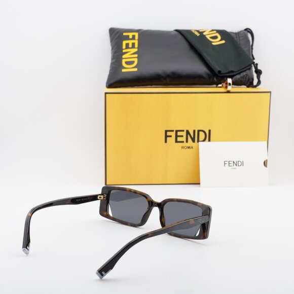 Fendi FE40164I 52A Rectangle Sunglasses - Havana\\Grey main image 4